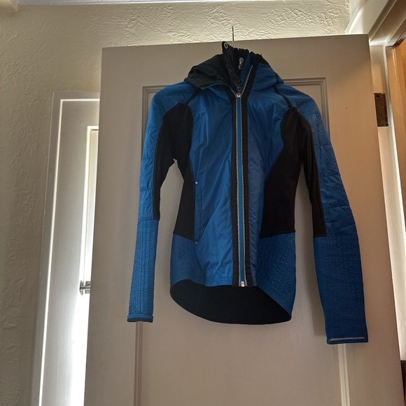 Lululemon jacket - Picture 1 of 2